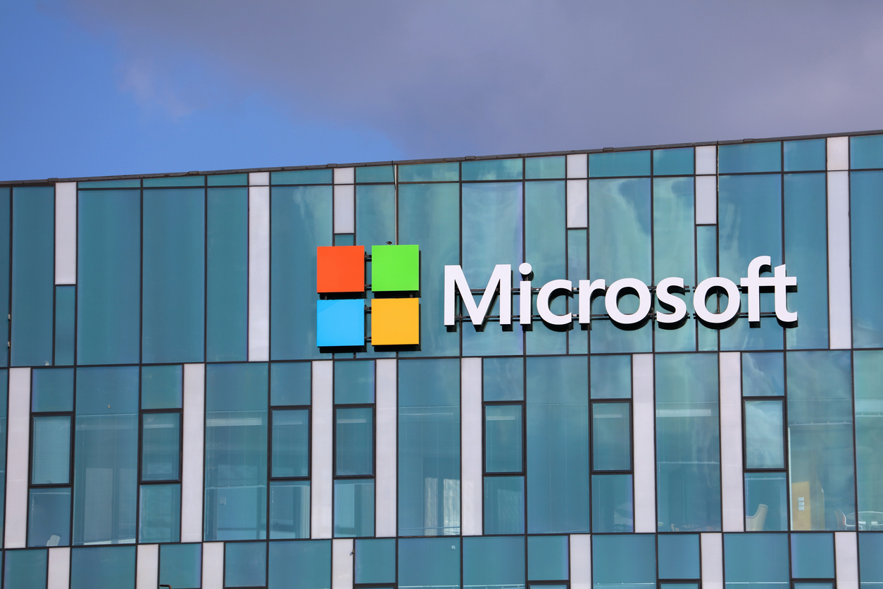 政府に数字で名指し批判されたマイクロソフトが「80%は既存社員」と文脈を上書きした危機広報術